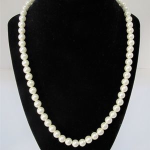 SARAH COVENTRY SINGLE STRAND FAUX PEARL NECKLACE